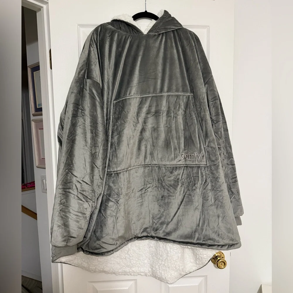 NWOT The Comfy Original